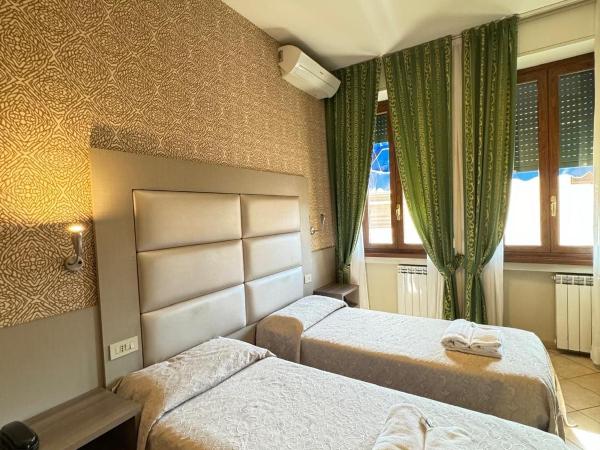 Hotel Le Querce : photo 3 de la chambre chambre lits jumeaux