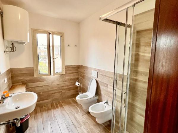 Affittacamere Ciro's House : photo 6 de la chambre chambre triple avec salle de bains privative