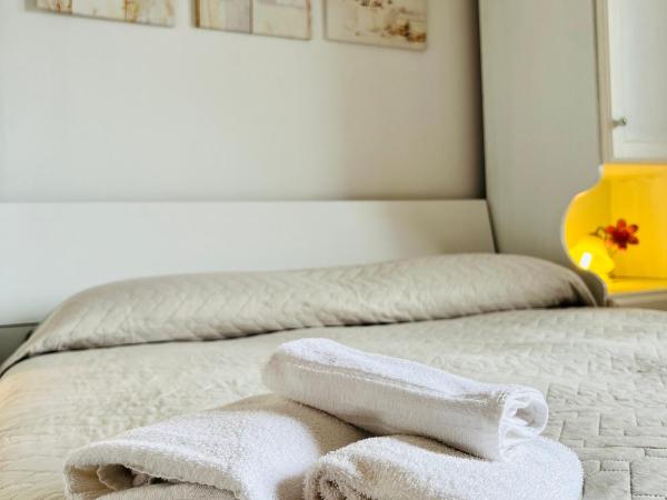 Affittacamere Ciro's House : photo 2 de la chambre chambre triple avec salle de bains privative