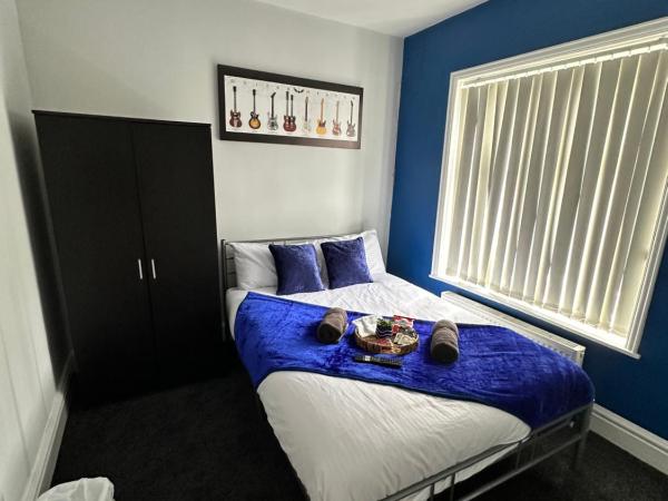 Quirky Oasis Queens : photo 6 de la chambre chambre double avec salle de bains commune