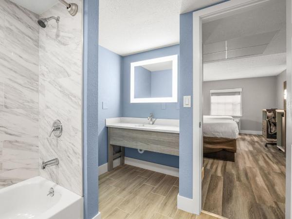 Clarion Pointe Tampa-Brandon Near Fairgrounds and Casino : photo 3 de la chambre chambre 2 lits queen-size - non-fumeurs