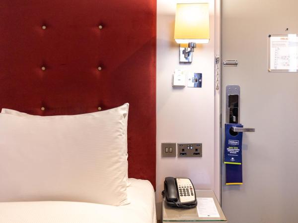 DoubleTree by Hilton London - West End : photo 6 de la chambre chambre simple