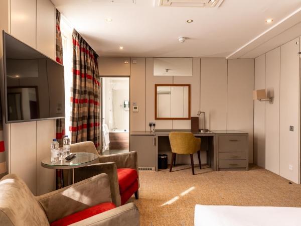 DoubleTree by Hilton London - West End : photo 6 de la chambre chambre lit queen-size familiale supérieure