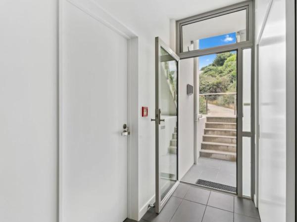 Tranquil Modern Studio : photo 6 de la chambre studio