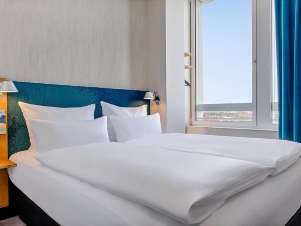 Motel One München-Campus : photo 1 de la chambre chambre lit queen-size 