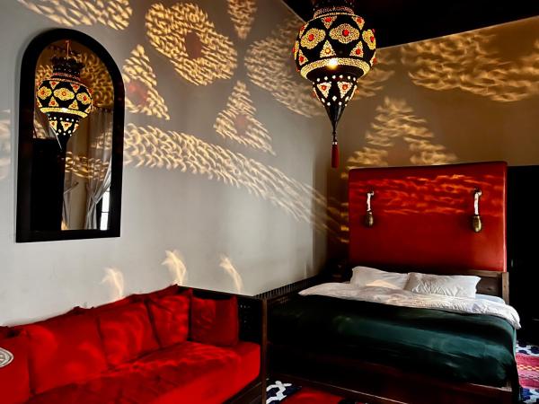 Riad Tizwa Fes : photo 7 de la chambre chambre double de luxe
