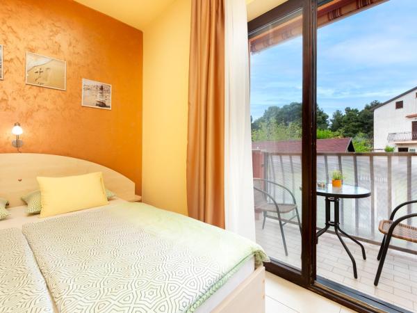 Apartments Erik B&B Adults only : photo 6 de la chambre studio avec balcon