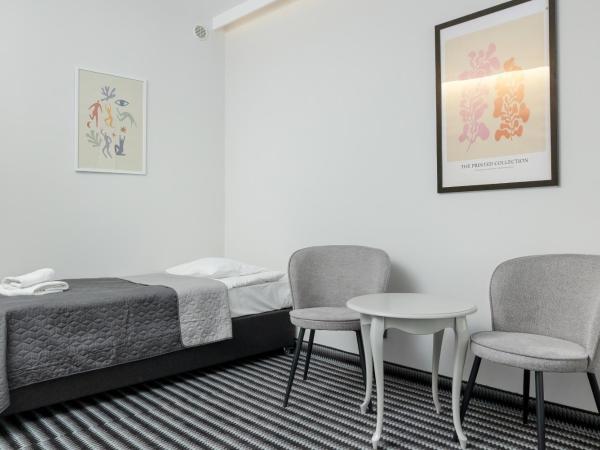 Aparthotel Etna : photo 7 de la chambre chambre double avec lit d'appoint