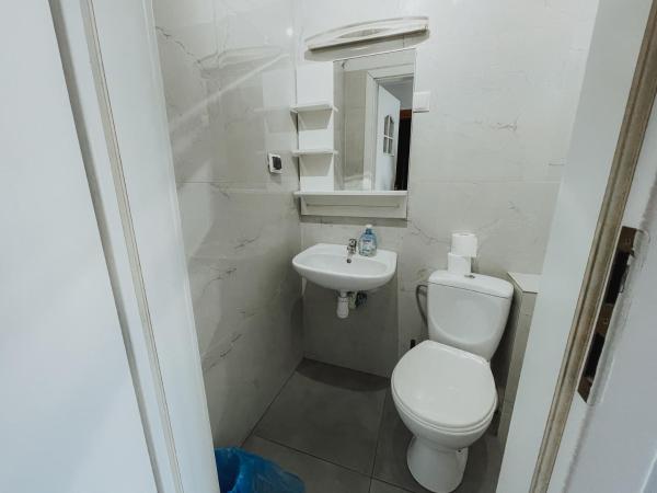 Central Sopot : photo 5 de la chambre economy twin room - railway track view