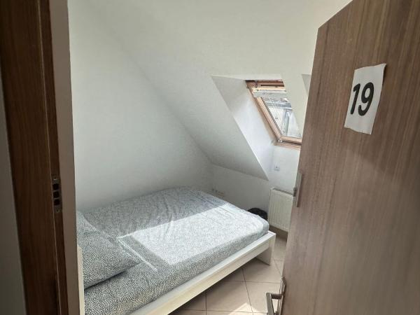 Apartamenty Gołębia-Budget : photo 1 de la chambre chambre double standard avec salle de bains commune