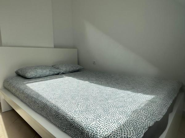 Apartamenty Gołębia-Budget : photo 1 de la chambre chambre double standard avec salle de bains commune