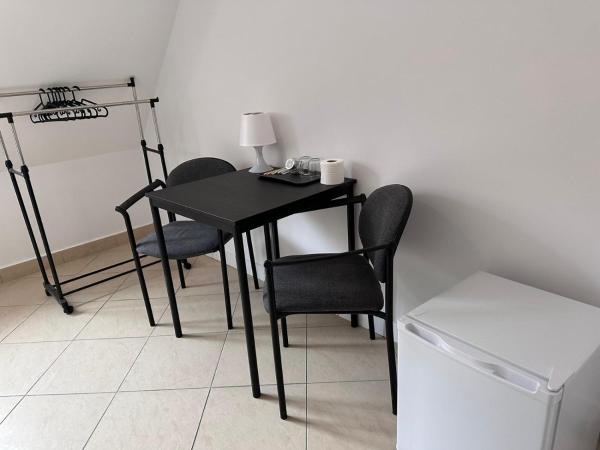 Apartamenty Gołębia-Budget : photo 3 de la chambre chambre double avec salle de bains commune