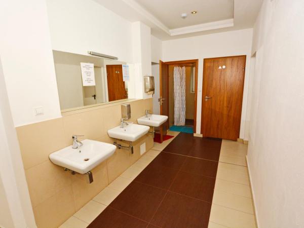 Twój Hostel Klimczoka 7 : photo 3 de la chambre chambre lits jumeaux avec salle de bains commune