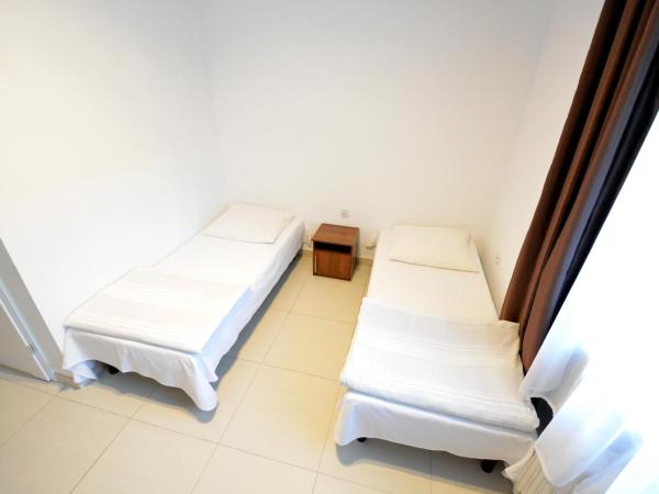 Twój Hostel Klimczoka 7 : photo 3 de la chambre chambre double avec salle de bains privative