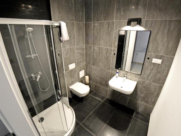 Twój Hostel Klimczoka 7 : photo 1 de la chambre chambre double avec salle de bains privative