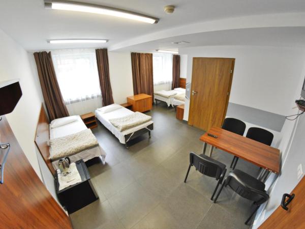 Twój Hostel Klimczoka 7 : photo 5 de la chambre chambre quadruple avec salle de bains privative