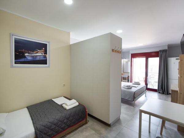 Excess Pansion : photo 2 de la chambre chambre triple avec balcon