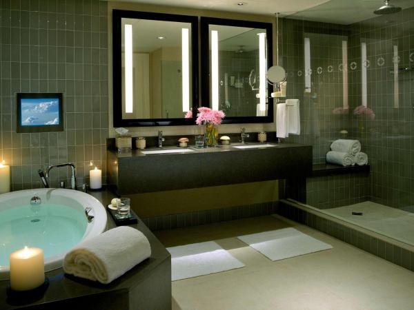 Hotel Sofitel Los Angeles at Beverly Hills : photo 3 de la chambre suite présidentielle lit king-size - vue sur collines