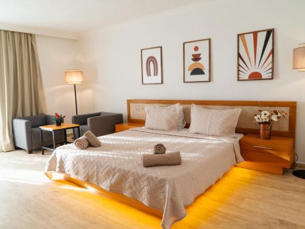 Regulus Beach Resort Hotel : photo 6 de la chambre chambre familiale avec salle de bains privative