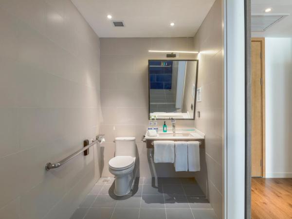 Holiday Inn Express Qingdao Chengyang Central, an IHG Hotel : photo 3 de la chambre chambre lit king-size standard - accessible aux personnes à mobilité réduite