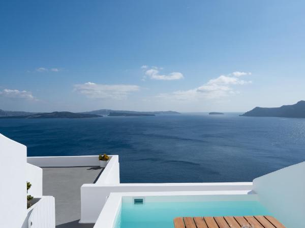 Katikies Villa Santorini - The Leading Hotels Of The World : photo 5 de la chambre  chambre double villa avec jacuzzi extérieur