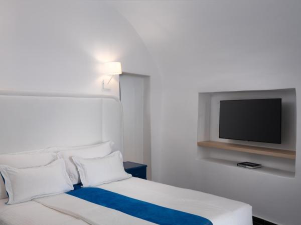 Katikies Villa Santorini - The Leading Hotels Of The World : photo 5 de la chambre suite villa avec jacuzzi extérieur