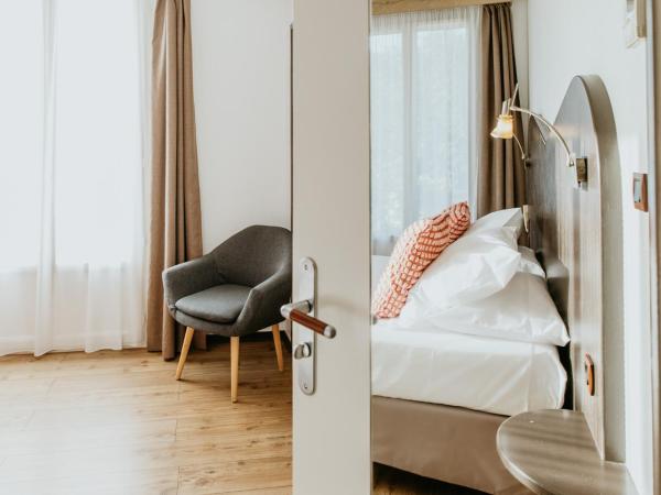 Hôtel L'Iroko The Originals City : photo 2 de la chambre chambre double ou lits jumeaux confort