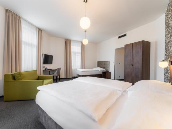 EA Hotel Victoria : photo 1 de la chambre chambre familiale standard