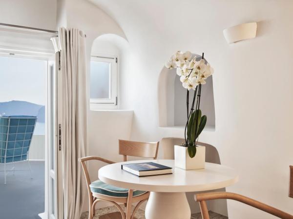 Katikies Kirini Santorini - The Leading Hotels Of The World : photo 3 de la chambre suite junior - vue sur caldeira