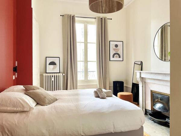 Appartement Colodge - Fourneyron : photo 1 de la chambre chambre double avec balcon