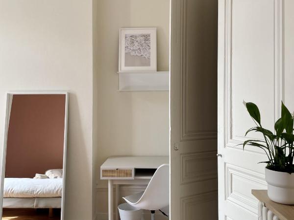 Appartement Colodge - Fourneyron : photo 7 de la chambre chambre double avec balcon