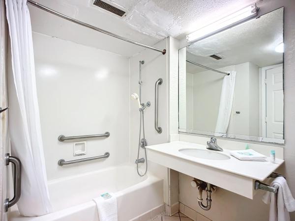 Stayable Jacksonville North : photo 1 de la chambre suite lit king-size avec canapé-lit - non-fumeurs