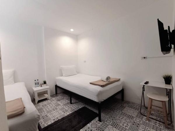 Chino Town at Yaowarat Phuket - SHA Plus : photo 2 de la chambre chambre lits jumeaux standard