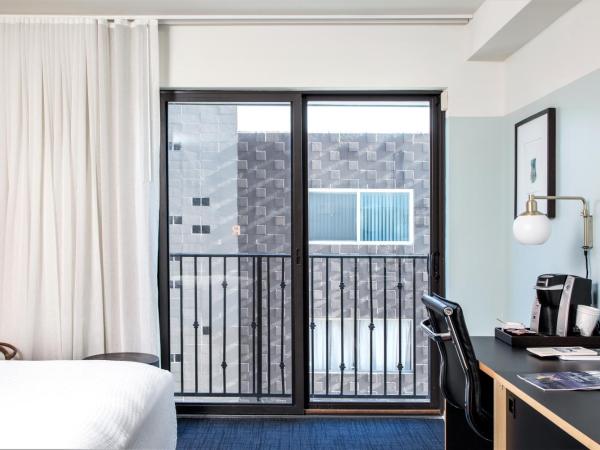 Hotel Erwin Venice Beach : photo 6 de la chambre hébergement lit king-size - vue sur ville