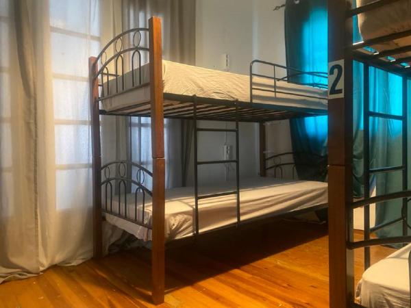 Lait Hostel : photo 3 de la chambre lit dans dortoir mixte de 4 lits