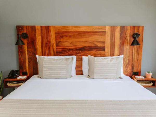 3 Incredible King Suite Rooms in Boutique Hotel : photo 5 de la chambre suite