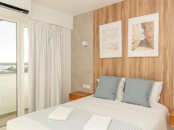 Faro Heart - Breakfast option : photo 4 de la chambre deluxe family room - third floor