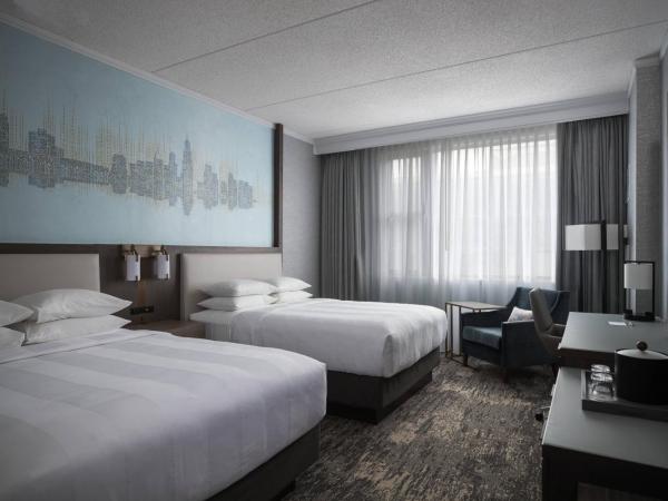 Courtyard by Marriott Chicago at Medical District-UIC : photo 1 de la chambre deluxe room with one king and one queen bed