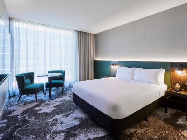 Novotel Melbourne Airport : photo 10 de la chambre superior room with 1 queen size bed