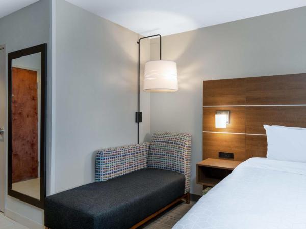 Holiday Inn Express & Suites Colorado Springs-Airport, an IHG Hotel : photo 2 de la chambre chambre standard