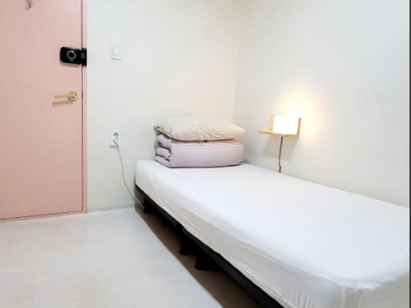 YAB-GuestHouse, FemaleOnly, ForeignOnly : photo 8 de la chambre chambre simple avec salle de bains commune - réservée aux femmes