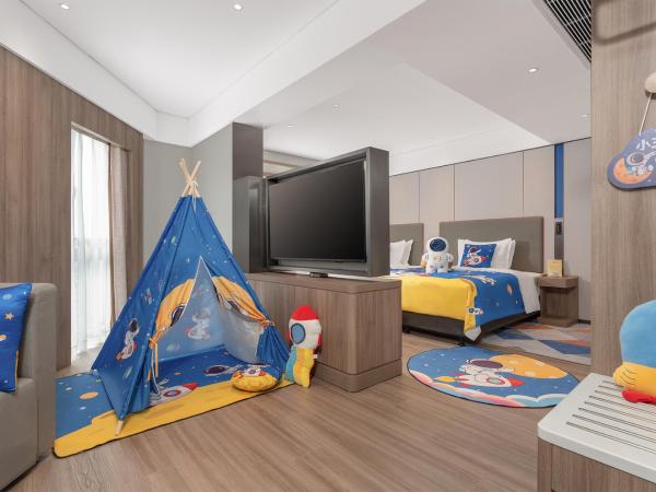 Holiday Inn Express Guangzhou Panyu Dashi, an IHG Hotel : photo 2 de la chambre one-bedroom king suite with kid bed - kids theme