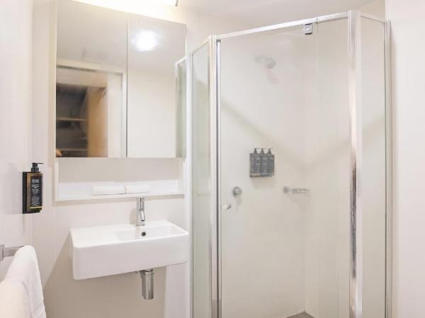 Ibis Darwin Airport Hotel : photo 3 de la chambre chambre standard lit queen-size