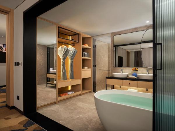 Hyatt Centric Hebbal Bengaluru : photo 3 de la chambre suite lit king-size
