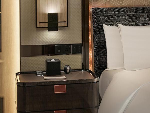 Four Seasons Hotel Hong Kong : photo 2 de la chambre chambre deluxe avec 2 lits doubles - vue sur port