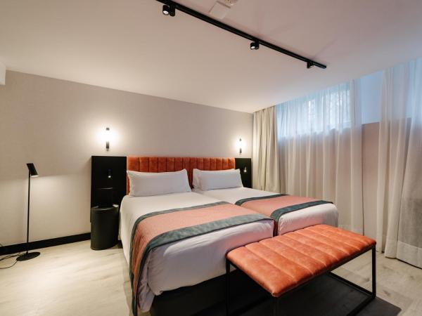 Catalonia Vondel Amsterdam : photo 1 de la chambre chambre double souterraine - vue limitée