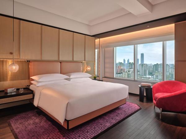 Hyatt Centric Zhongshan Park Shanghai : photo 1 de la chambre suite lit king-size