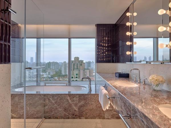 Hyatt Centric Zhongshan Park Shanghai : photo 3 de la chambre suite lit king-size