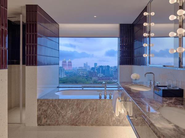 Hyatt Centric Zhongshan Park Shanghai : photo 2 de la chambre suite lit king-size exécutive