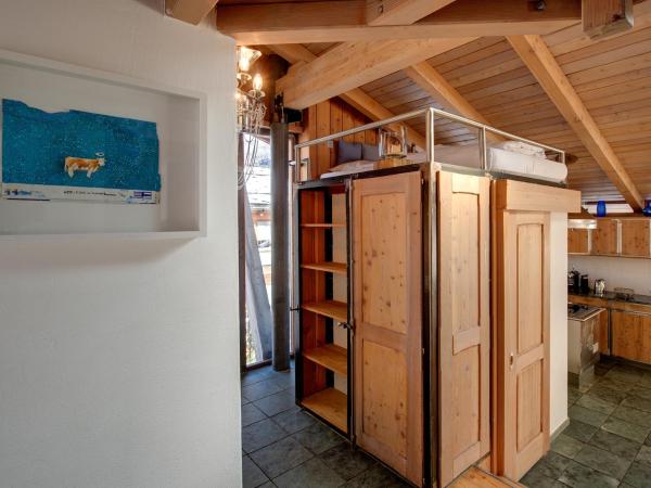 Backstage Hotel Serviced Apartments : photo 5 de la chambre appartement 2 chambres en duplex avec toit-terrasse - vue sur mont cervin